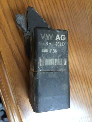 volkswagen caddy  2007-2012 çıkma yedek ısıtma rolesi